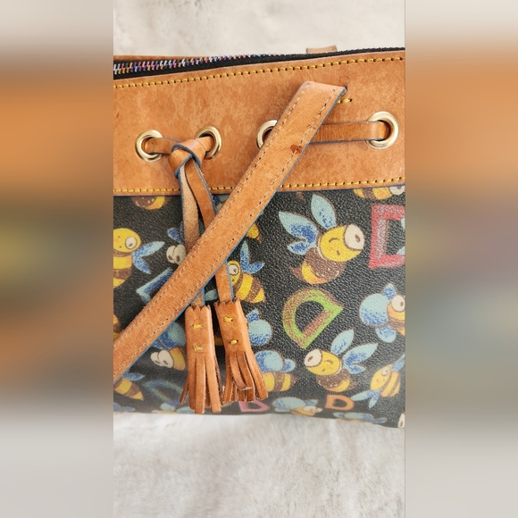 Dooney & Bourke Vintage Retired Print Black Bumble Bee Purse - Picture 14 of 16